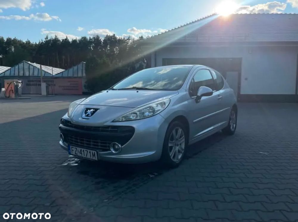 Peugeot 207 - 1