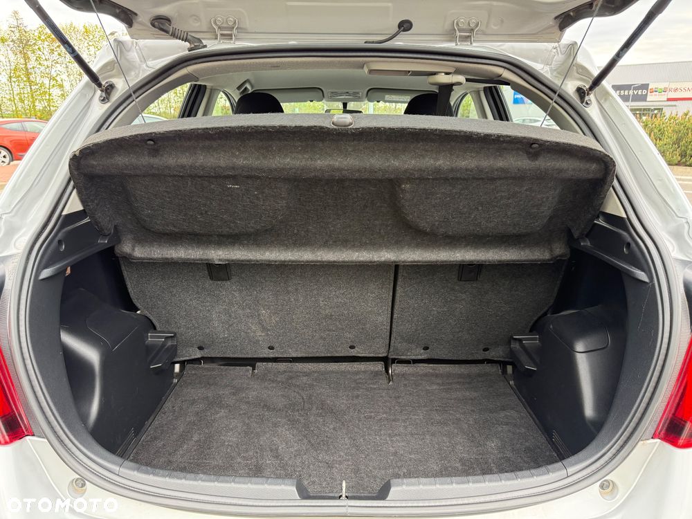 Toyota Yaris 1.33 Luna - 23