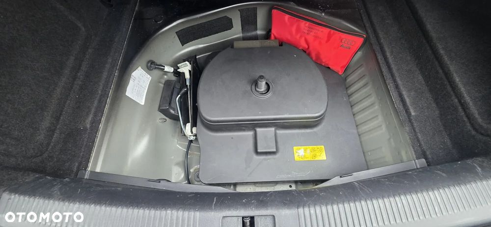 Audi A4 Limousine - 10