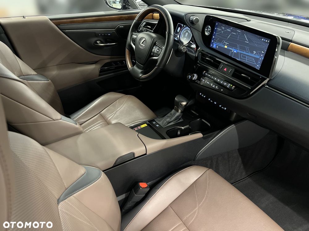 Lexus ES 300h Prestige - 10