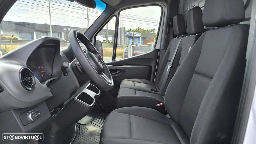 Mercedes-Benz Sprinter Furgão 215Cdi 32 Auto - 17