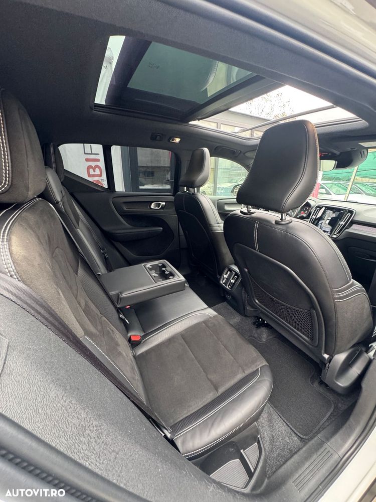 Volvo XC 40 D4 AWD Geartronic R-Design - 9