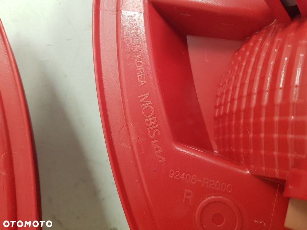 ORYGINALNY KOMPLET LAMPA PRZECIWMGIELNA TYLNA LEWA + PRAWA KIA SPORTAGE V 5 NQ5e 21-25 92405-R2000 - 8