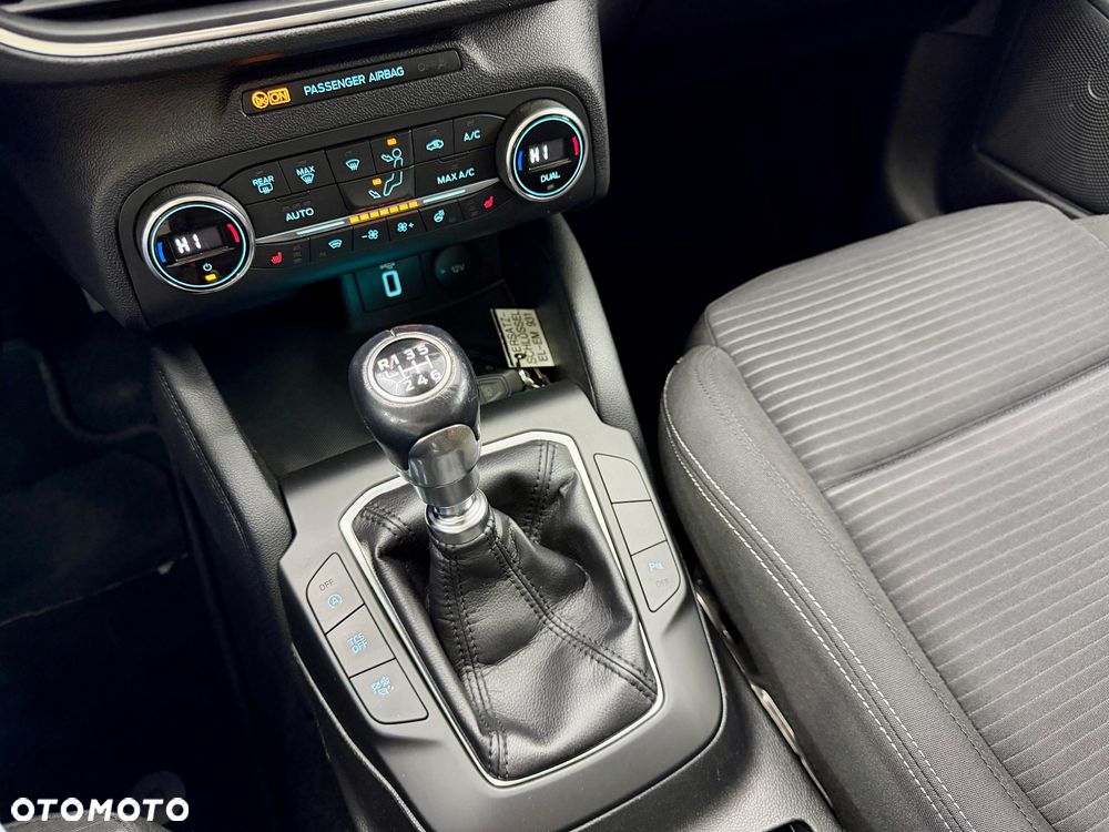 Ford Focus 1.5 EcoBlue STart-Stopp-System TITANIUM - 19