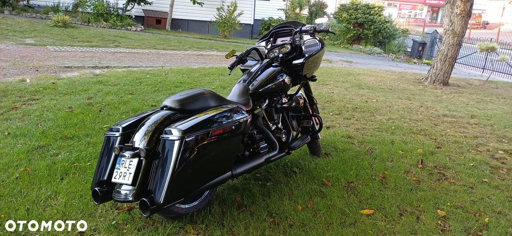 Harley-Davidson Touring Road Glide - 2