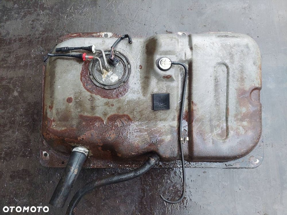 BAK ZBIORNIK PALIWA + POMPKA METALOWY FORD FIESTA MK4 99-02 1.8 TD - 1
