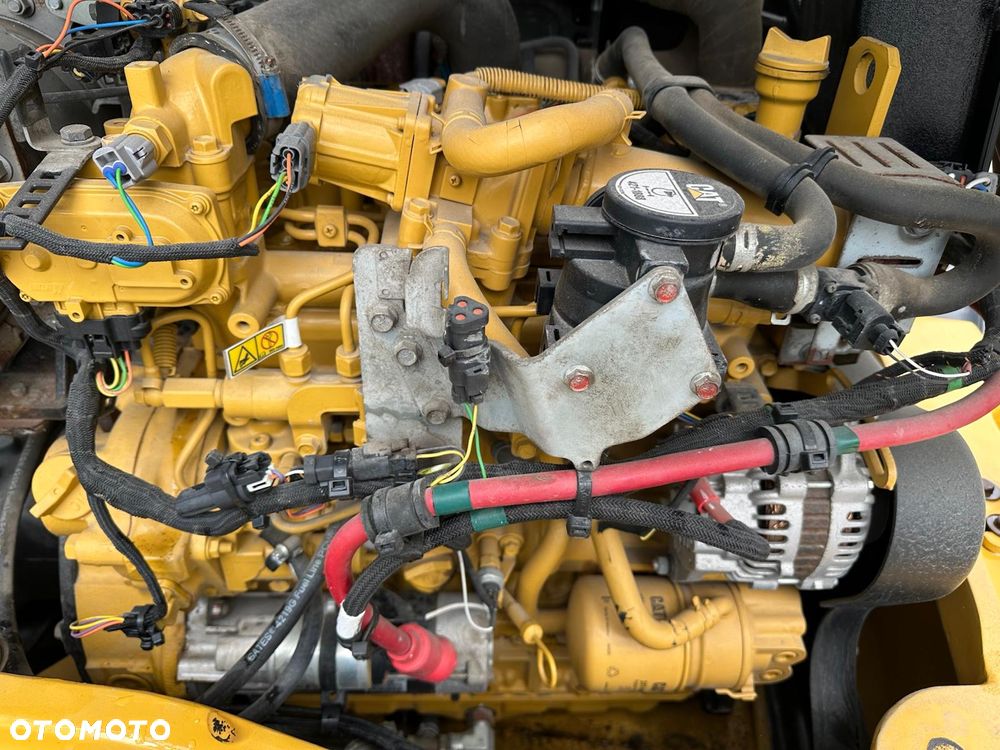 Caterpillar 906M - 7