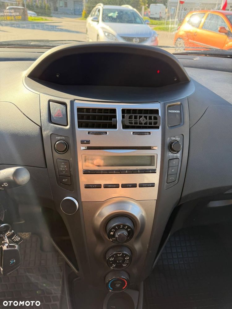 Toyota Yaris 1.0 VVT-i Cool Edition - 5