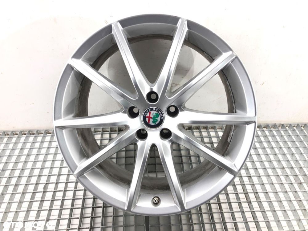 FELGA ALUMINIOWA 19  8J 5X110 CENTR 65 ET 34  ALFA ROMEO STELVIO (949_) 2016 - 2022  156117308 - 1
