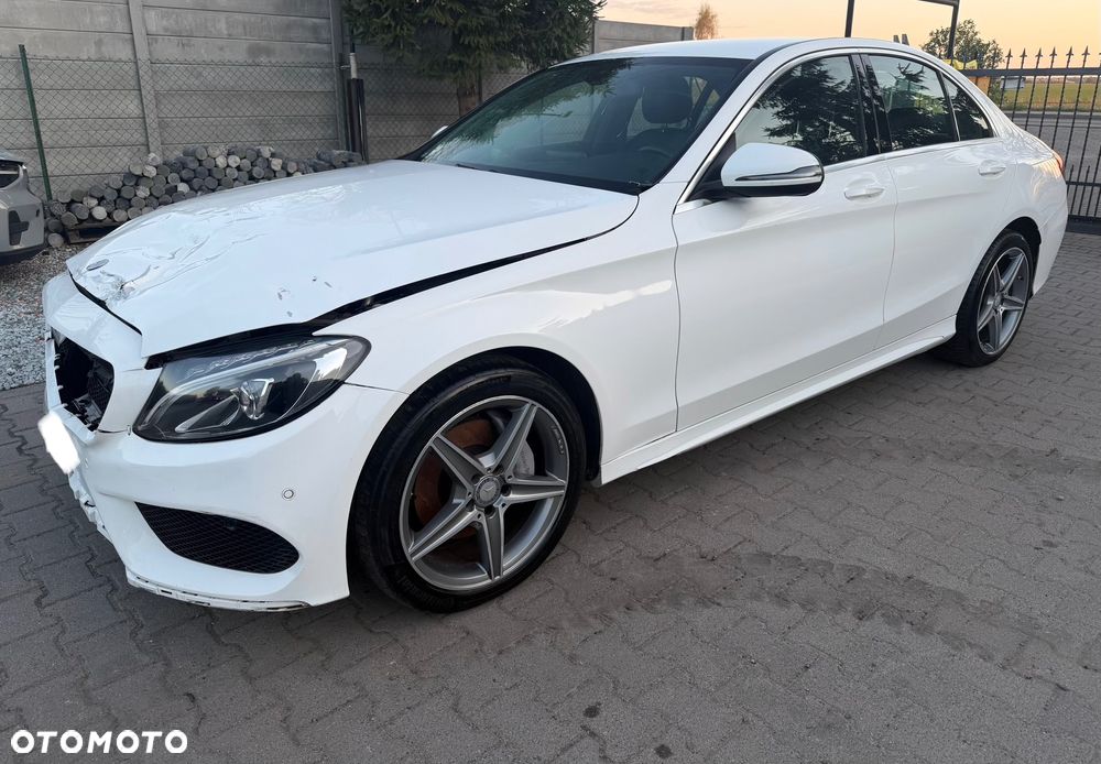 Mercedes-Benz Klasa C 220 d 4Matic 9G-TRONIC AMG Line - 2
