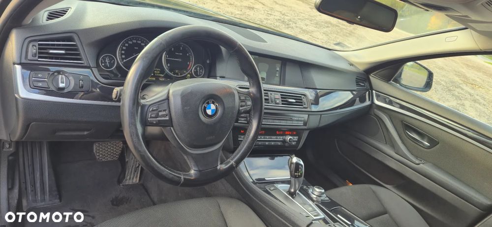 BMW Seria 5 520d Touring - 9