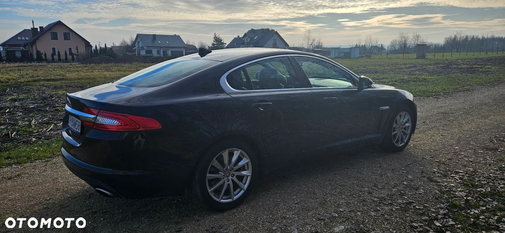 Jaguar XF 2.0 T Premium Luxury - 10
