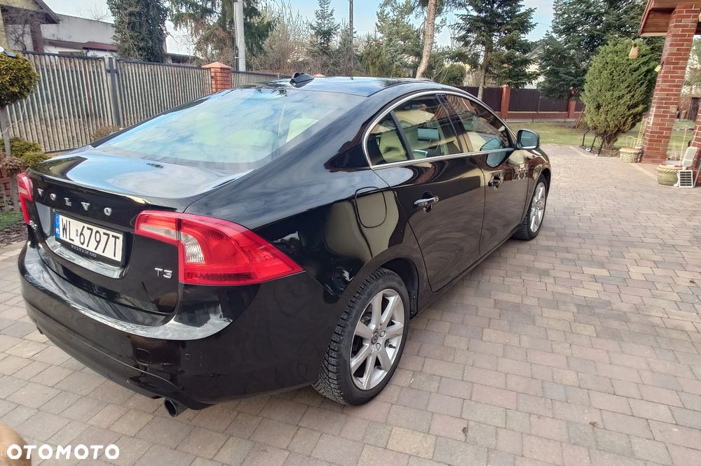 Volvo S60 T3 Drive-E Dynamic Edition (Momentum) - 13