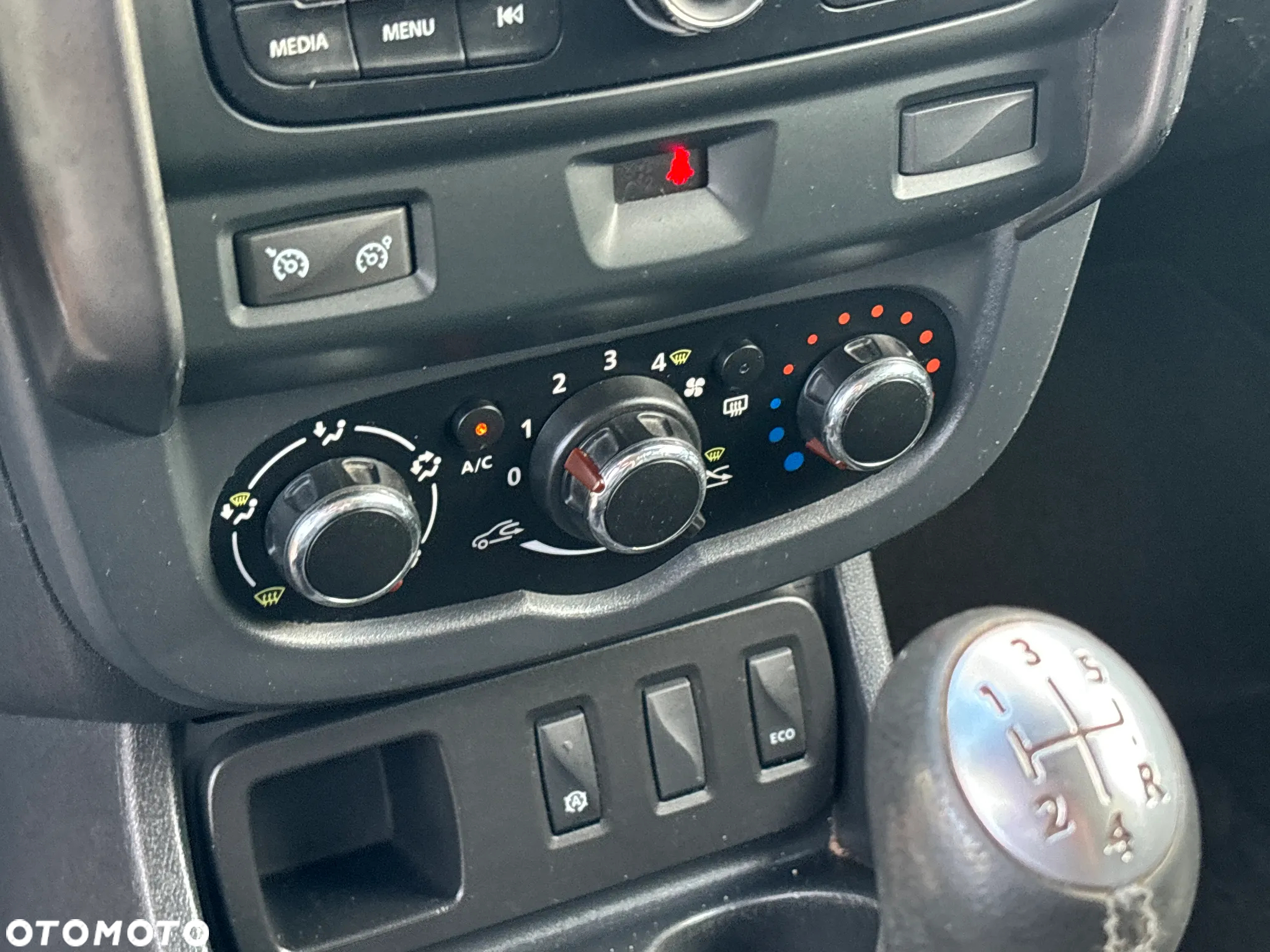 Dacia Duster 1.6 SCe Ambiance S&S - 22