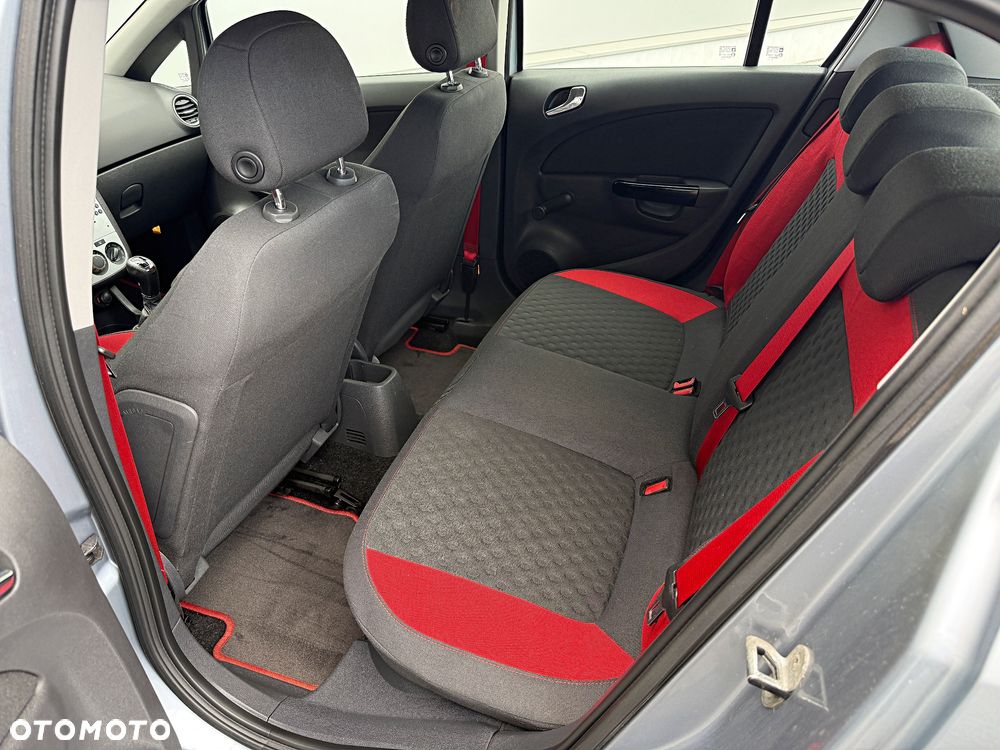 Opel Corsa 1.6 Turbo GSi - 24