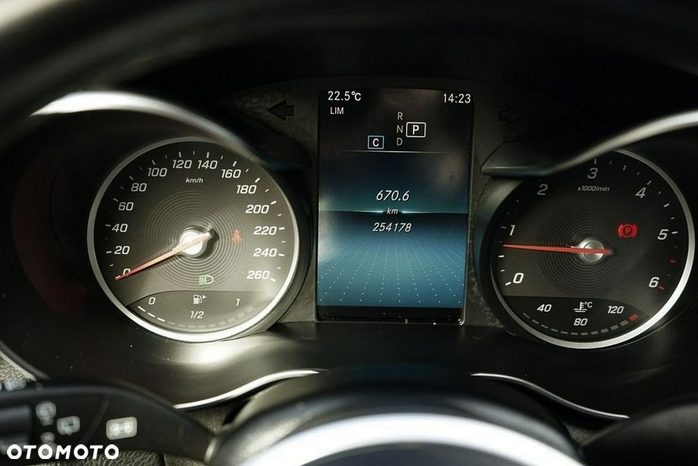 Mercedes-Benz Klasa C 220 d 9G-TRONIC Avantgarde - 40