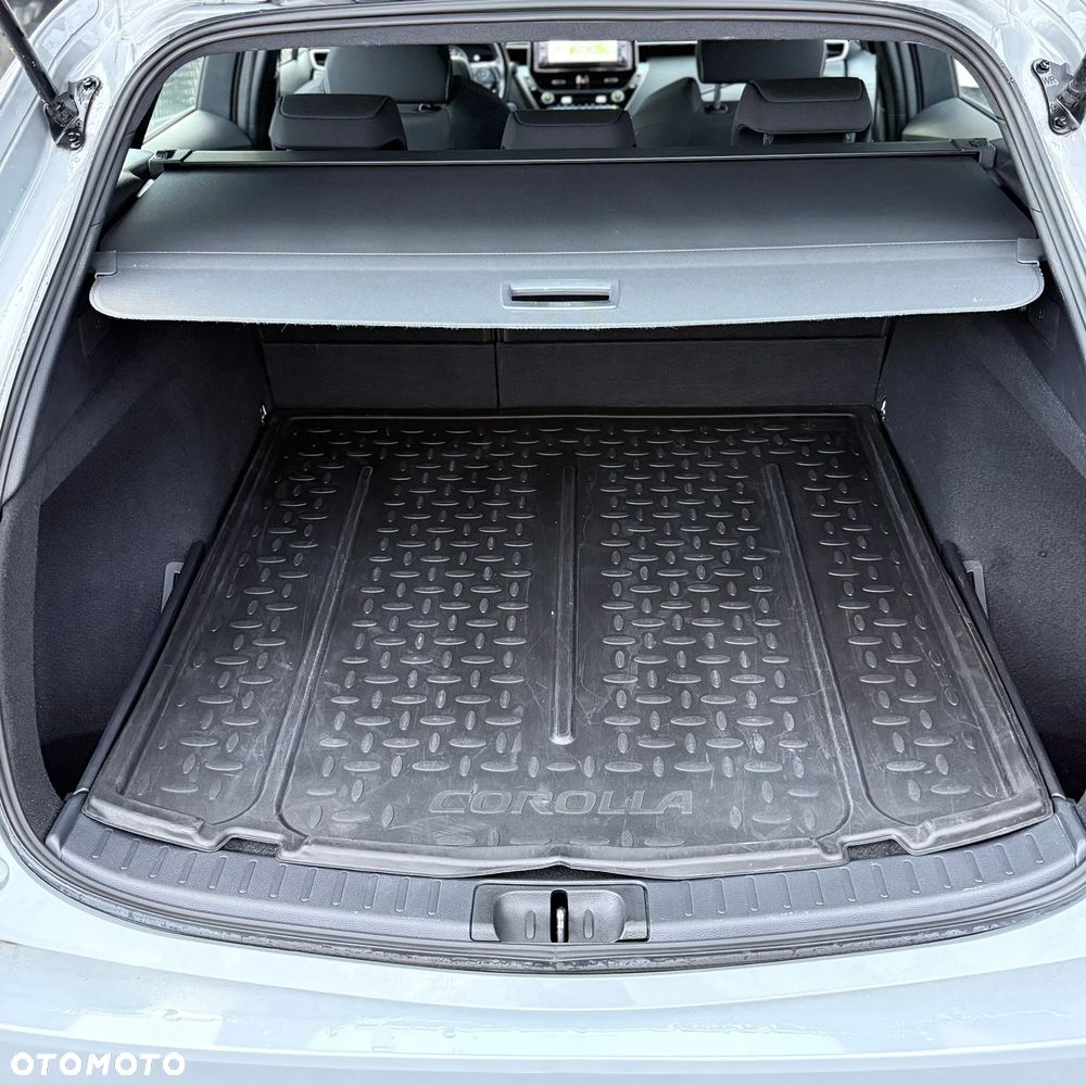 Toyota Corolla 1.8 Hybrid Comfort - 17
