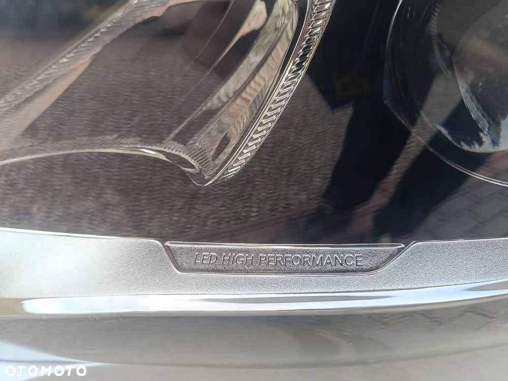 Mercedes-Benz GLA 200 7G-DCT UrbanStyle Edition - 32