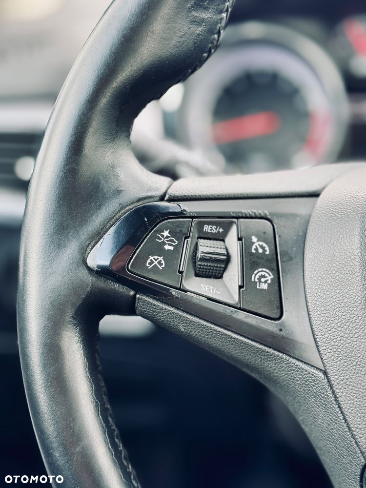 Opel Astra 1.4 Turbo Dynamic - 28