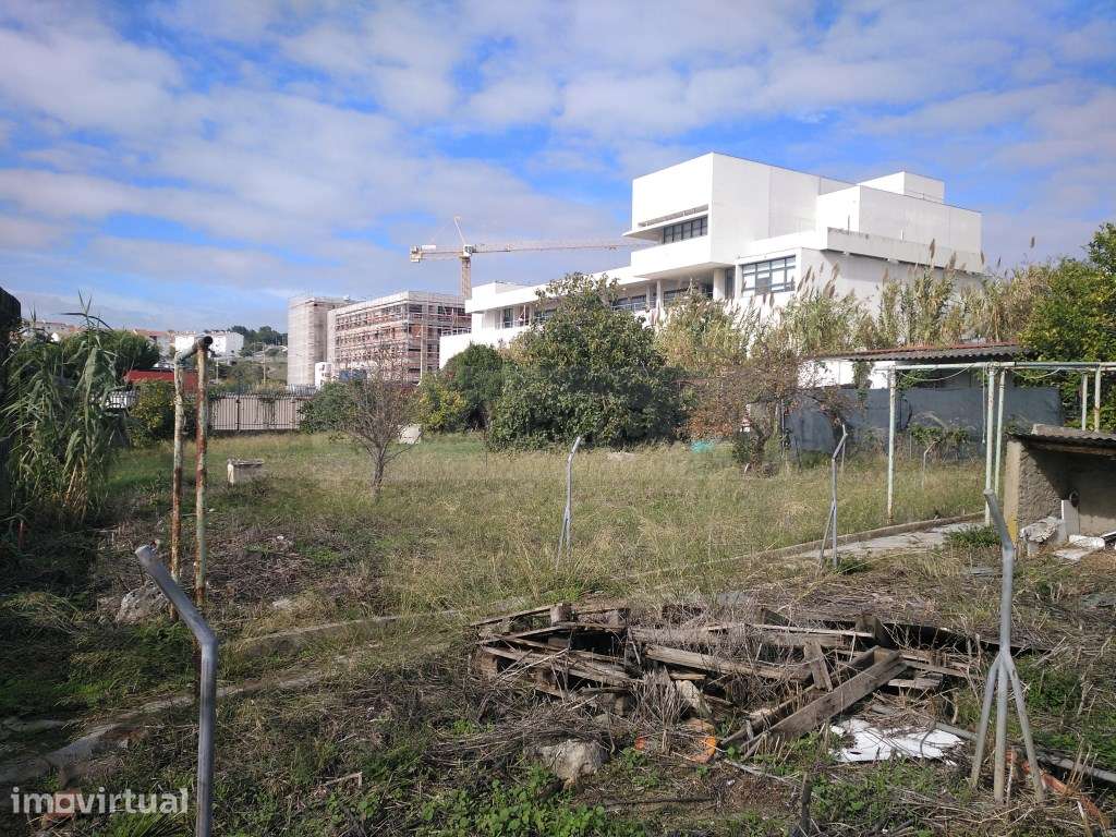 Vende-se Terreno Urbano na Ajuda - Lisboa - Grande imagem: 4/6