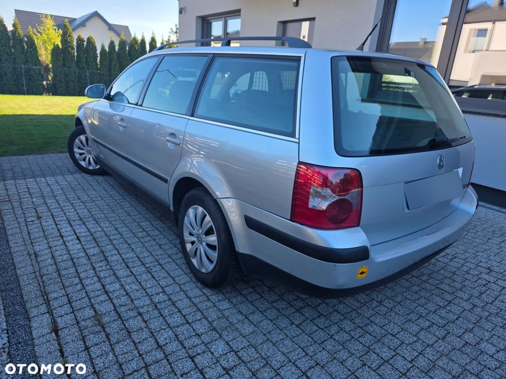 Volkswagen Passat 1.9 TDI Comfortline - 4