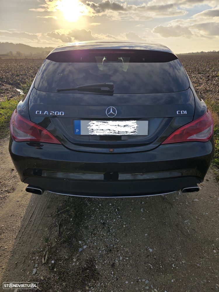 Mercedes-Benz CLA 200 d Shooting Brake - 10