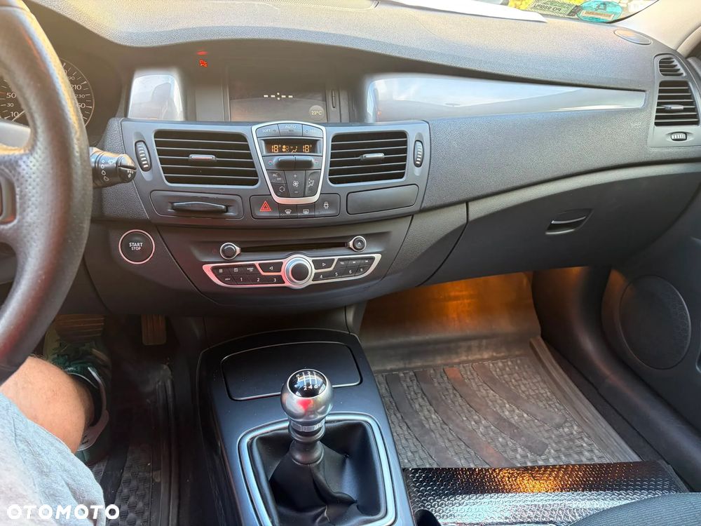 Renault Laguna 2.0 DCi Dynamique - 8