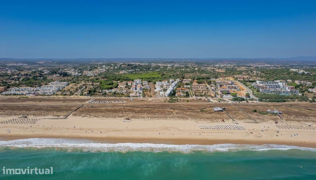 Terreno em primeira linha à venda na Meia Praia, Lagos, Algarve - Grande imagem: 5/19