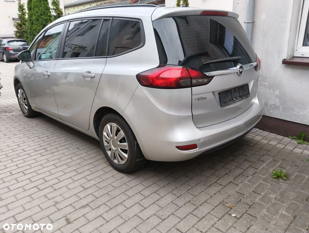 Opel Zafira - 9