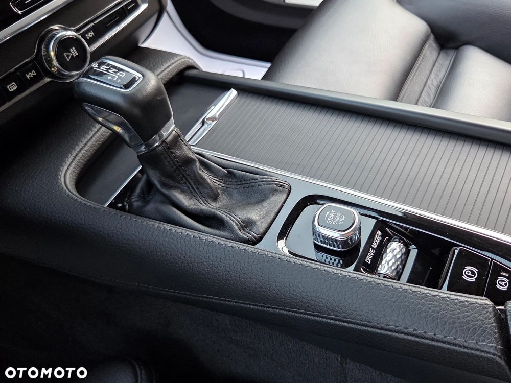 Volvo V90 D3 Geartronic Momentum Pro - 12