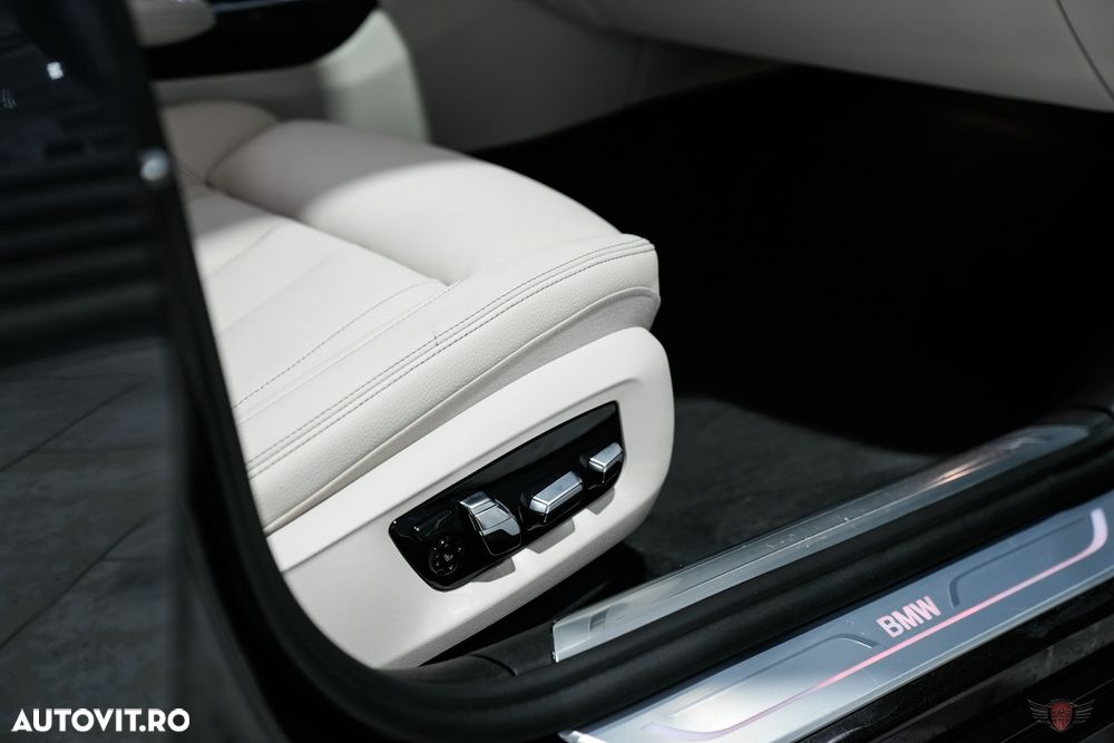 BMW Seria 7 745e - 16