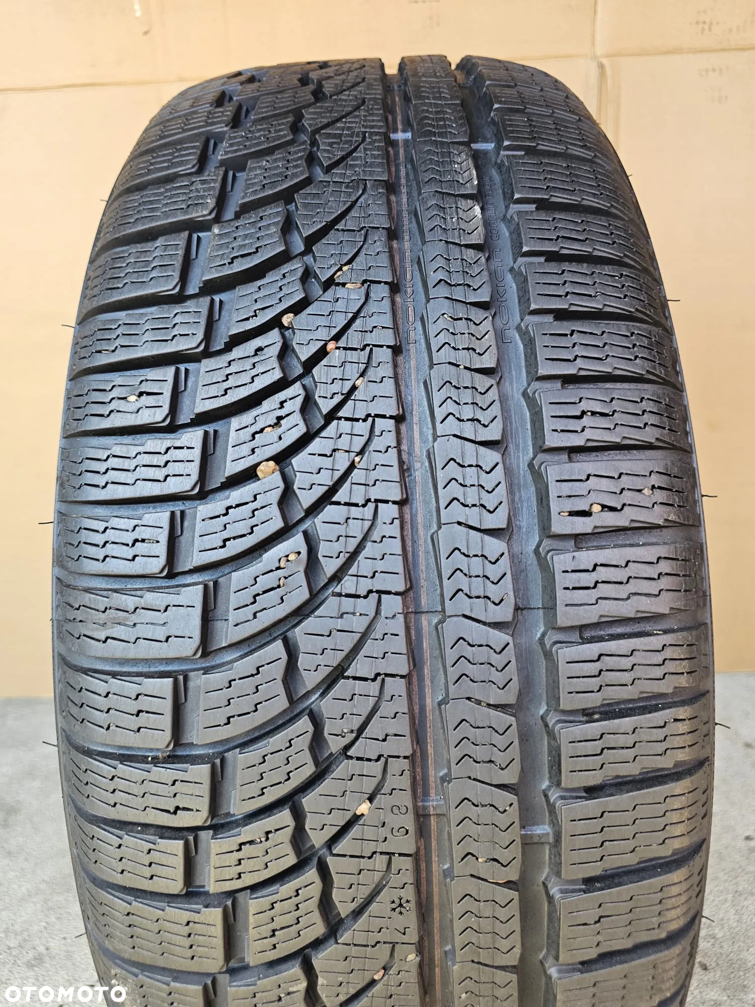 (O126) 235/55R17 103V 7,7mm 18r XL / Nokian WR A4 - 2