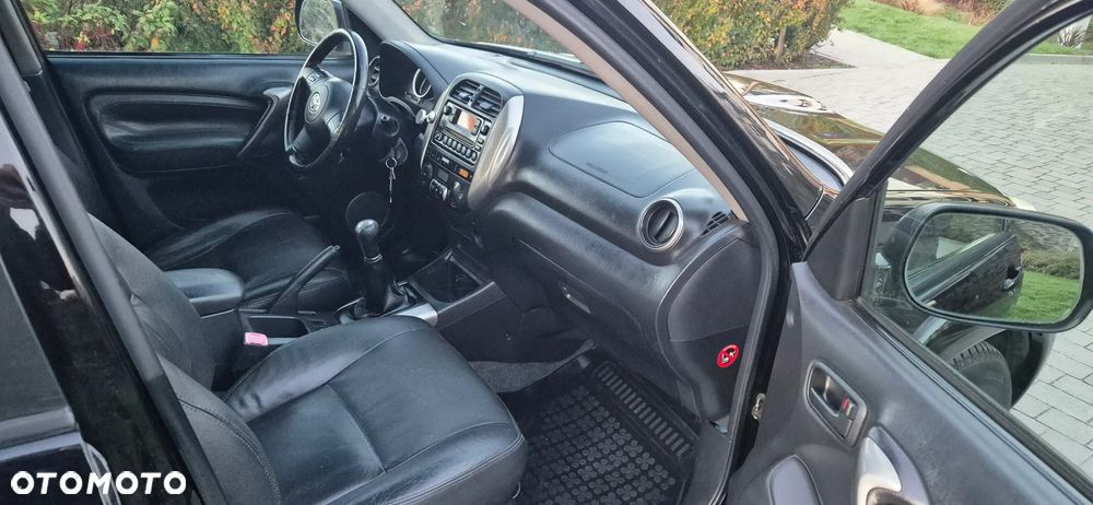 Toyota RAV4 D-4D 4x4 Sol - 4