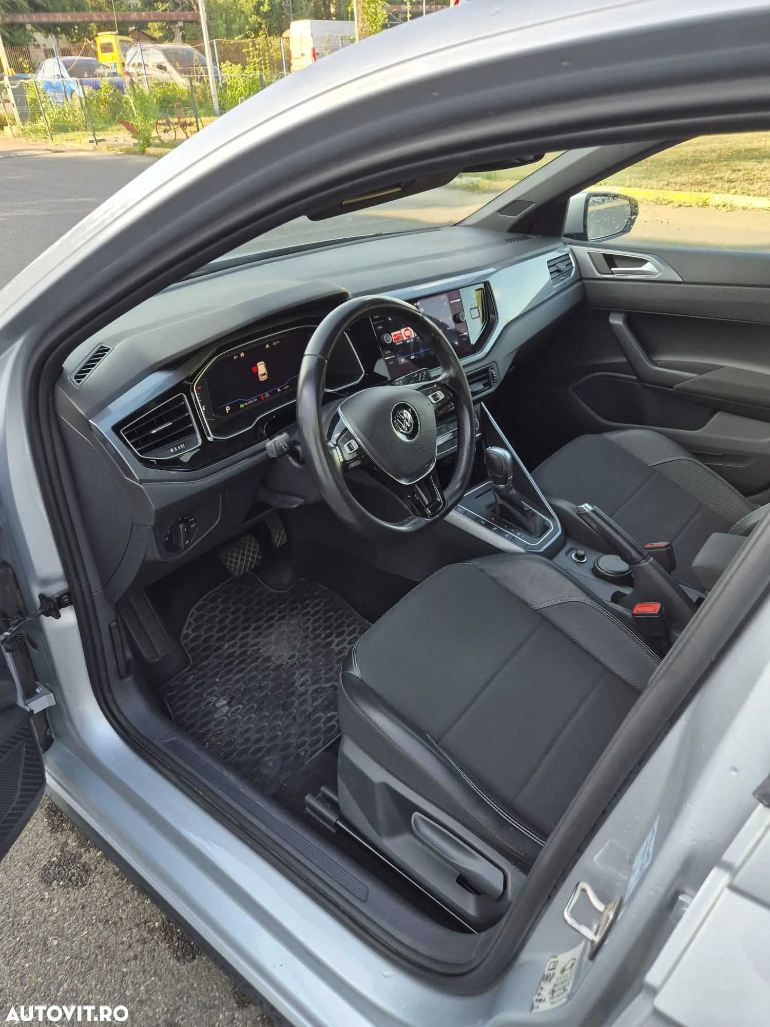 Volkswagen Polo 1.0 TSI DSG Highline - 9