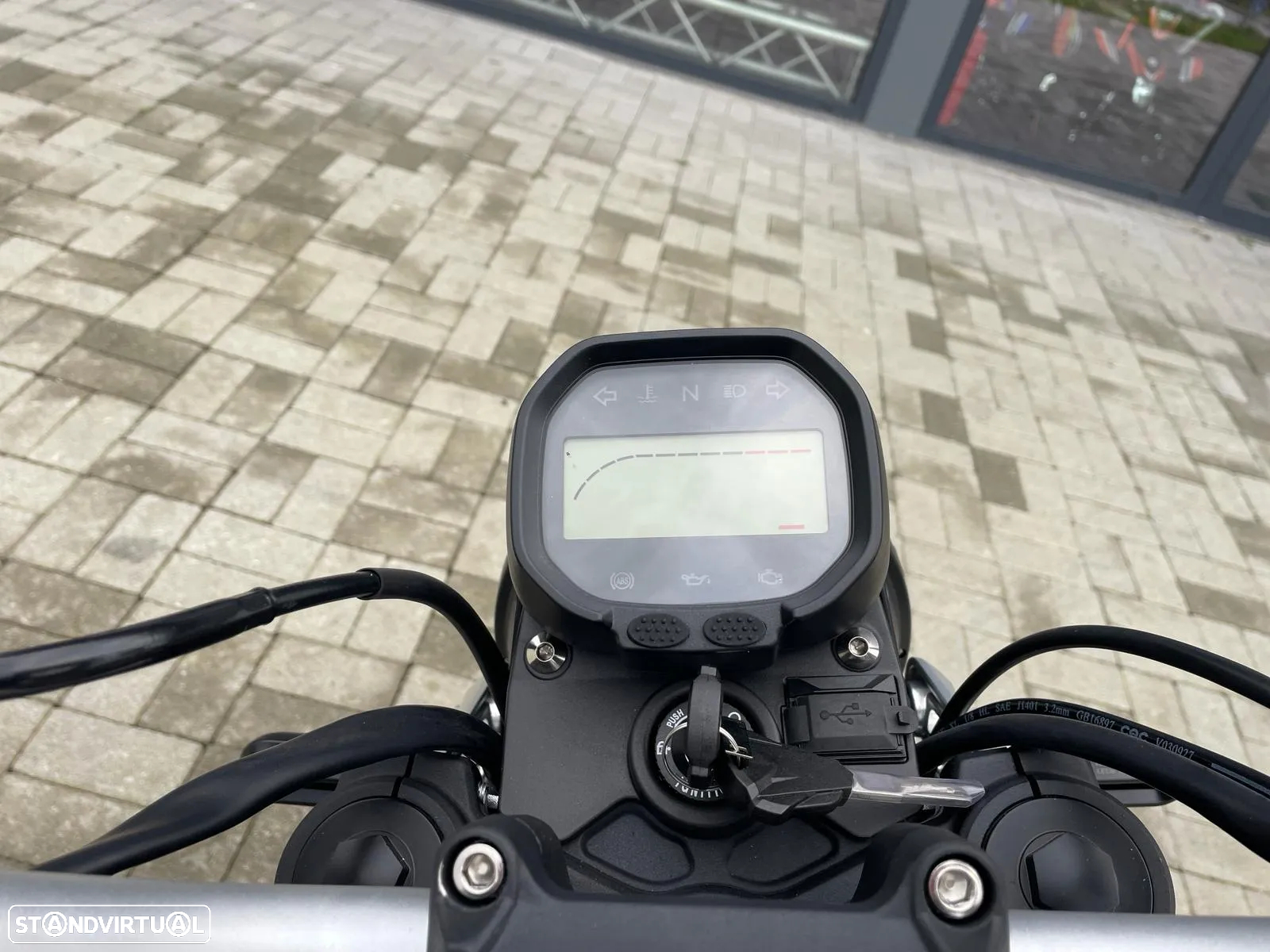 Voge 300AC - 9