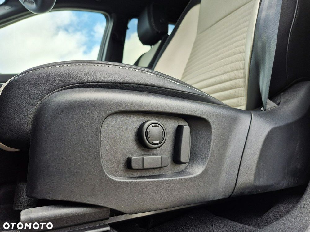 Land Rover Discovery Sport - 23