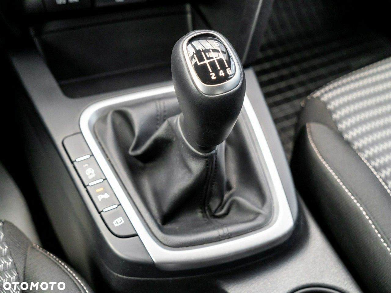 Kia XCeed 1.5 T-GDI M - 13