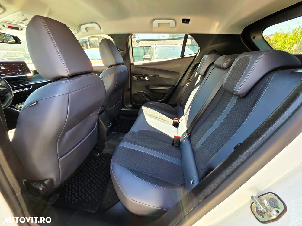 Peugeot 2008 PureTech 130 EAT8 GT - 18