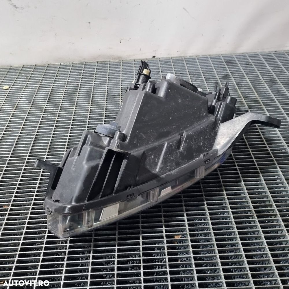 Far Dreapta Dacia Sandero 2 2012 - 2016 Hatchback 4 Usi (1472) Fara xenon - 5