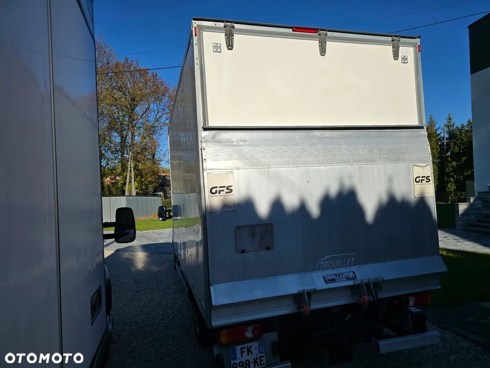 Nissan NV 400 - 5