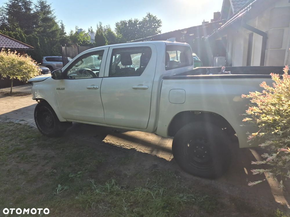 Toyota Hilux 2.8 D-4D Double Cab SR5 4x4 - 5
