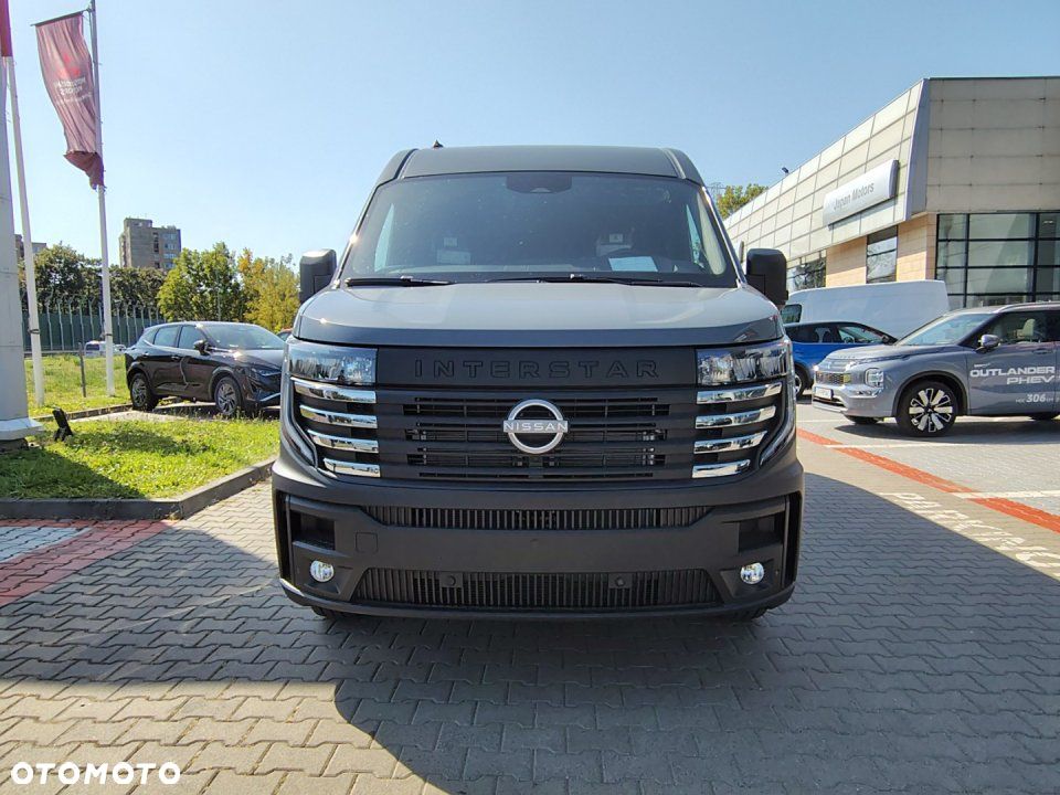 Nissan Interstar - 2