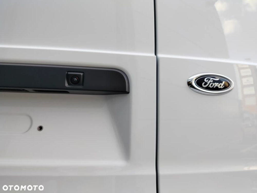 Ford Transit Connect - 26