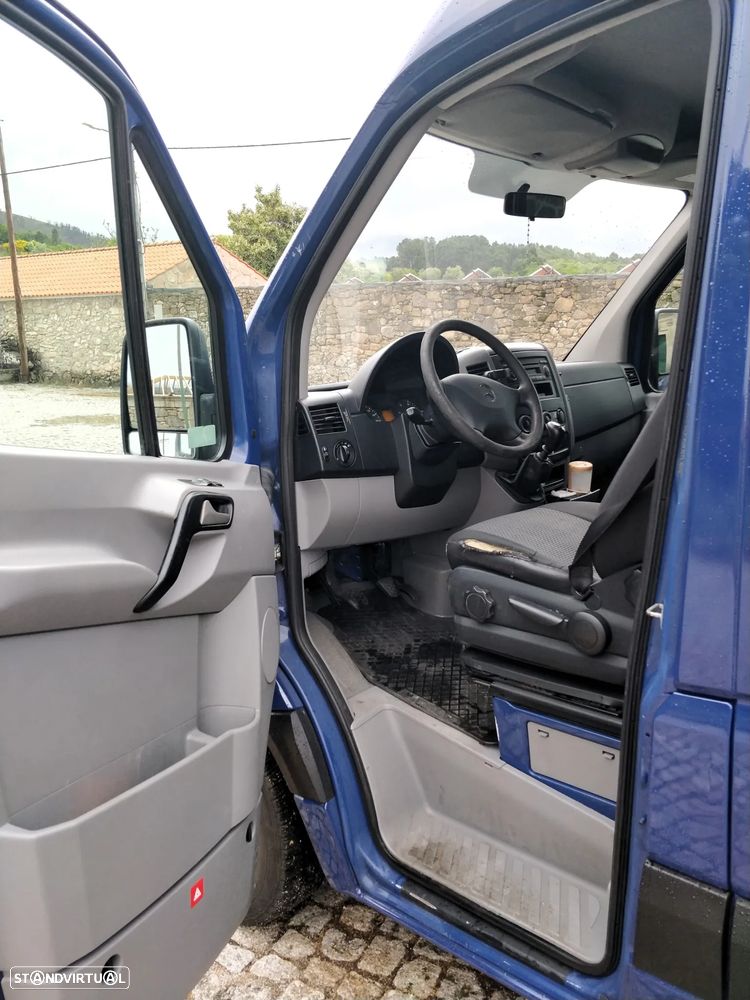 Mercedes-Benz Sprinter - 11