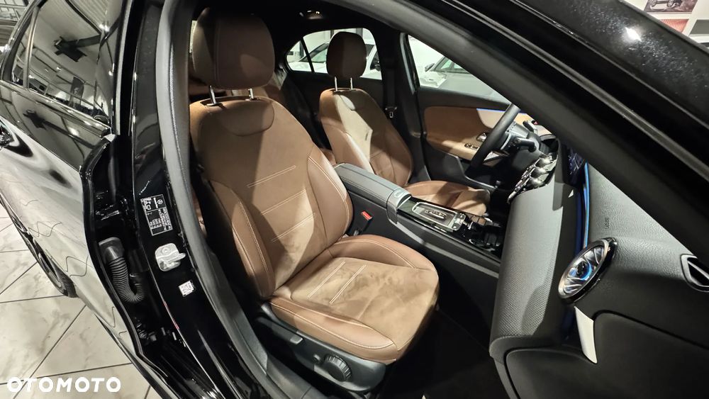 Mercedes-Benz Klasa A 200 AMG Line 7G-DCT - 30