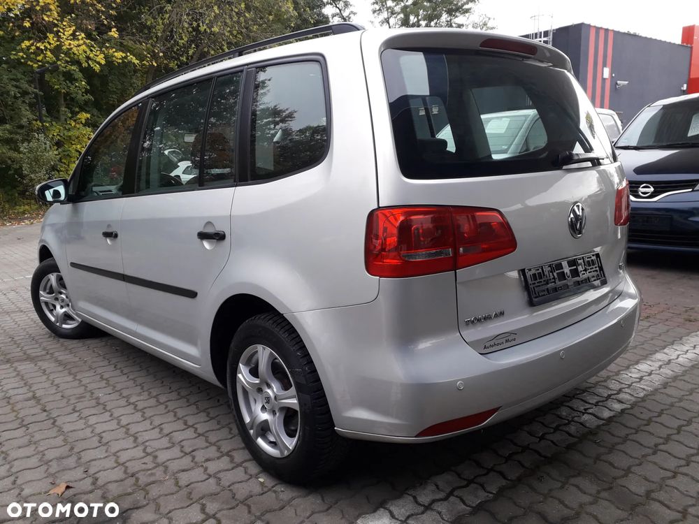 Volkswagen Touran - 16
