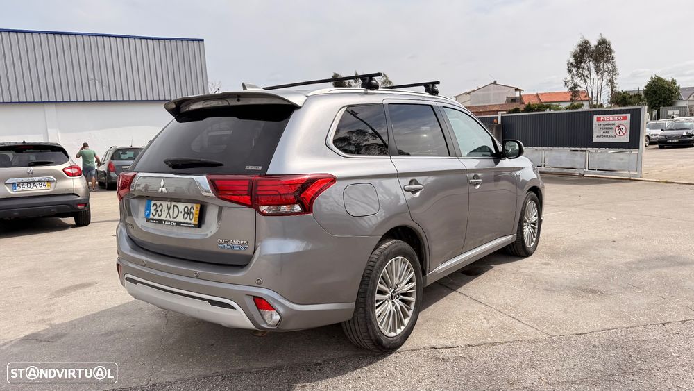 Mitsubishi Outlander - 5