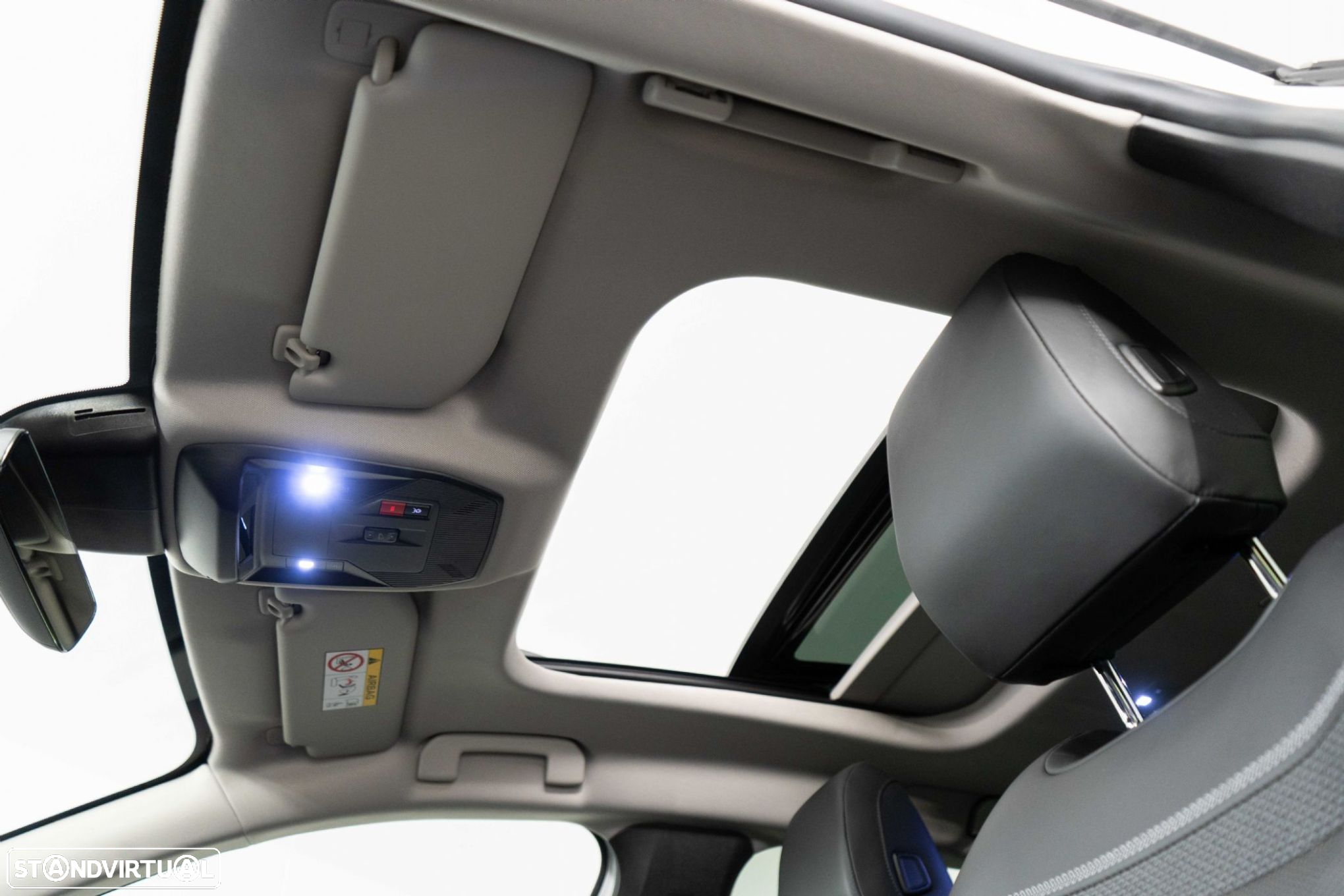 Citroën C5 X 1.6 Hybrid Shine Pack e-EAT8 - 23