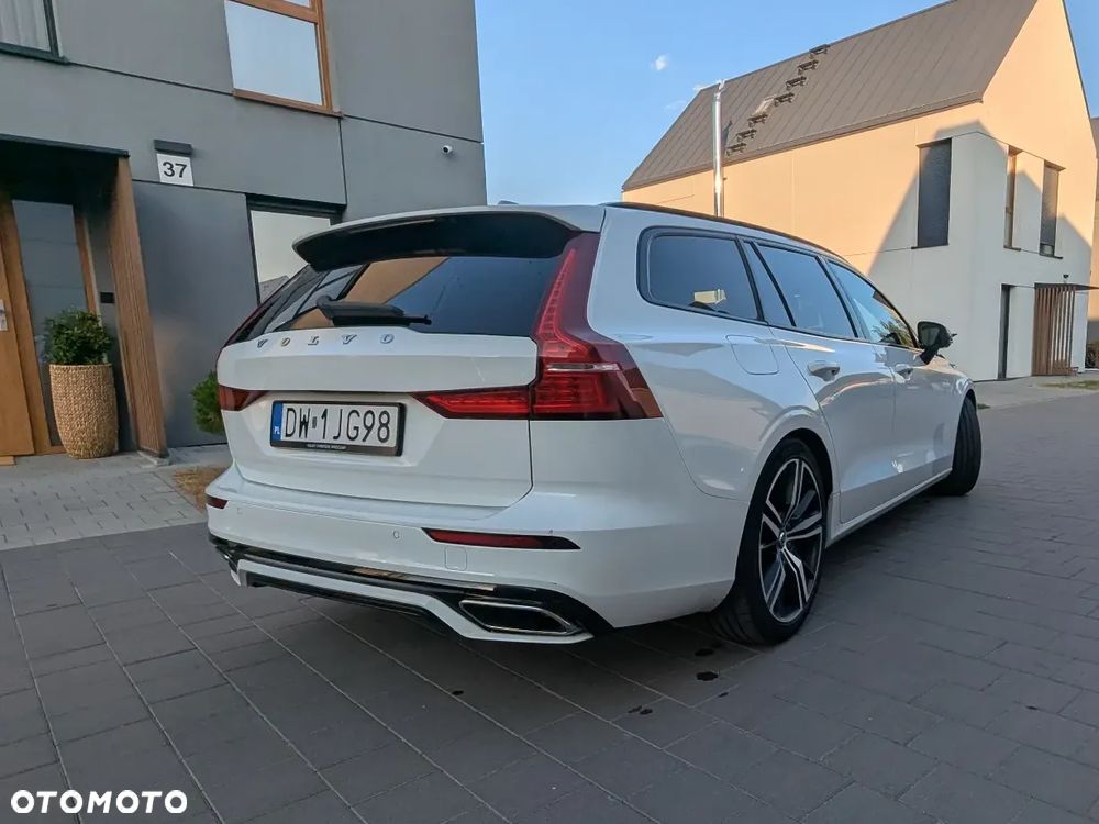 Volvo V60 D4 R-Design - 8