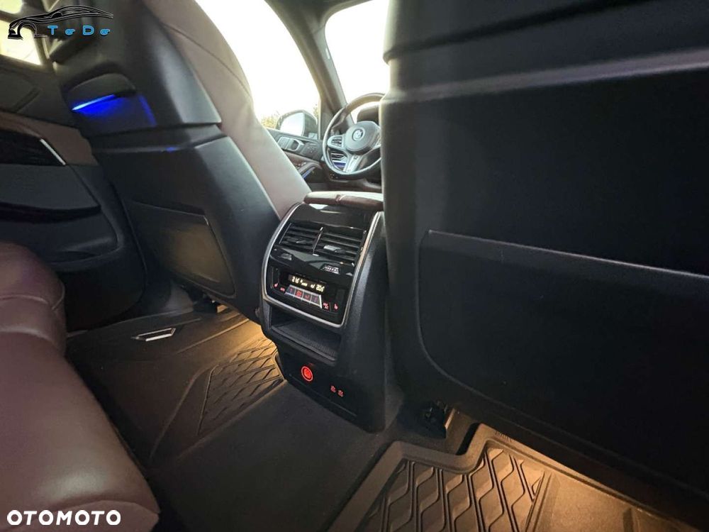 BMW X7 M50i sport - 29